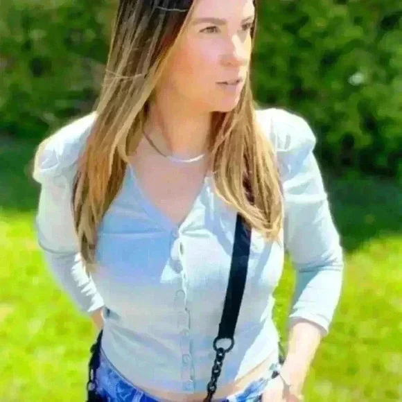 AVEC LES FILLES top - Picture 1 of 6